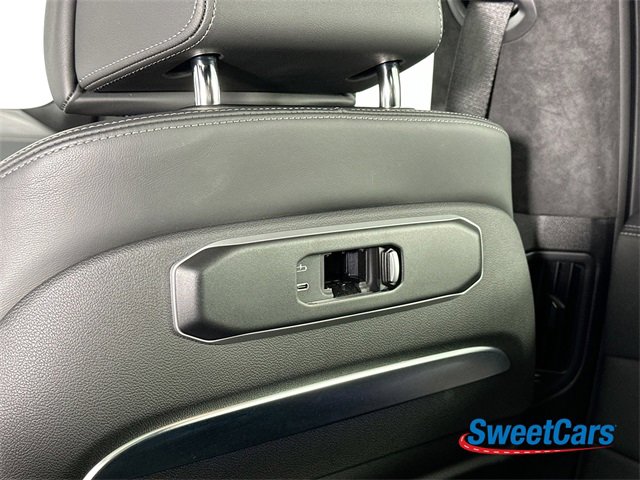 Used 2023 BMW X7 M60i w/ Executive Package image 44