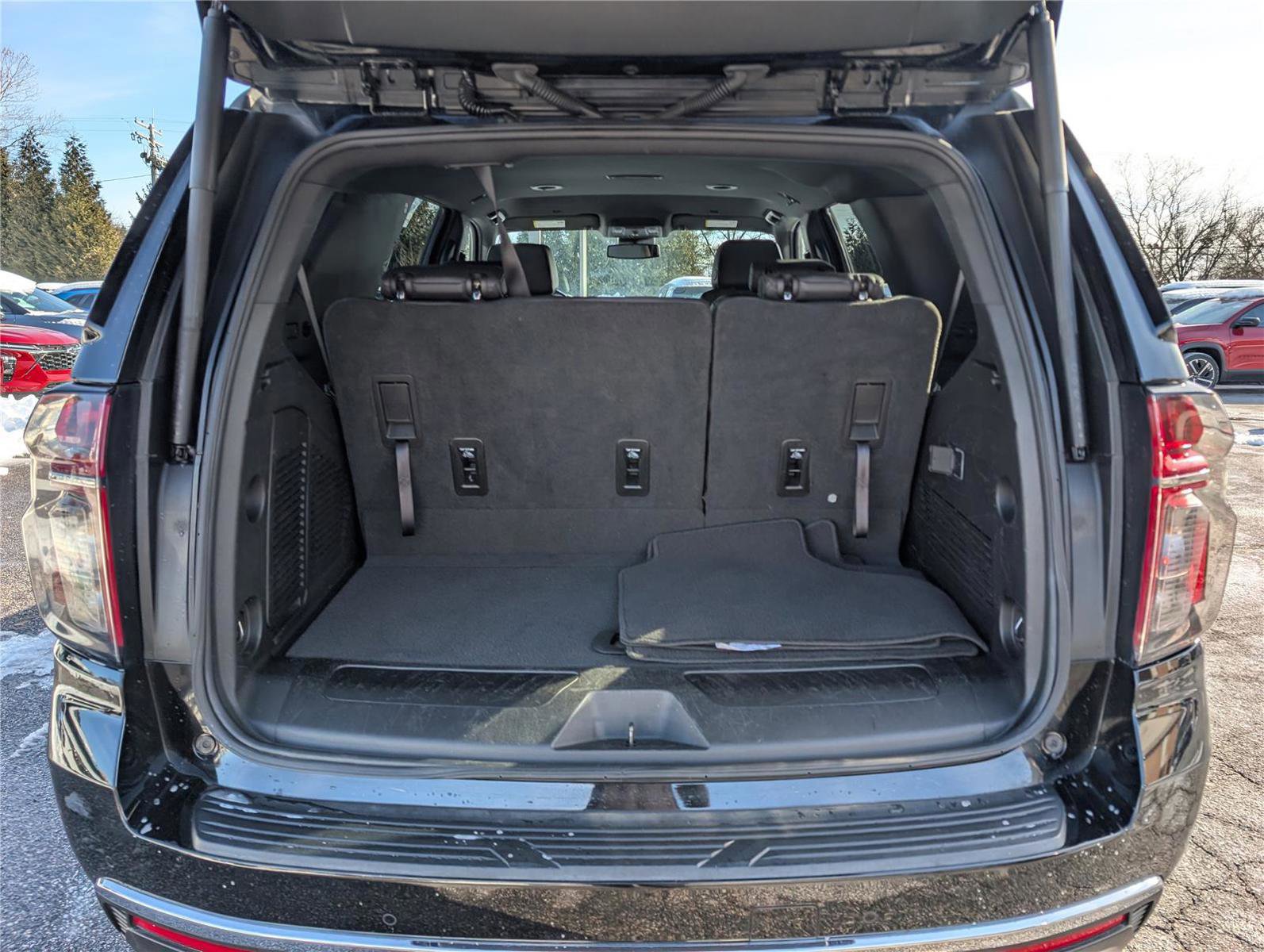 Used 2024 Chevrolet Tahoe LT AWD/4WD image 13