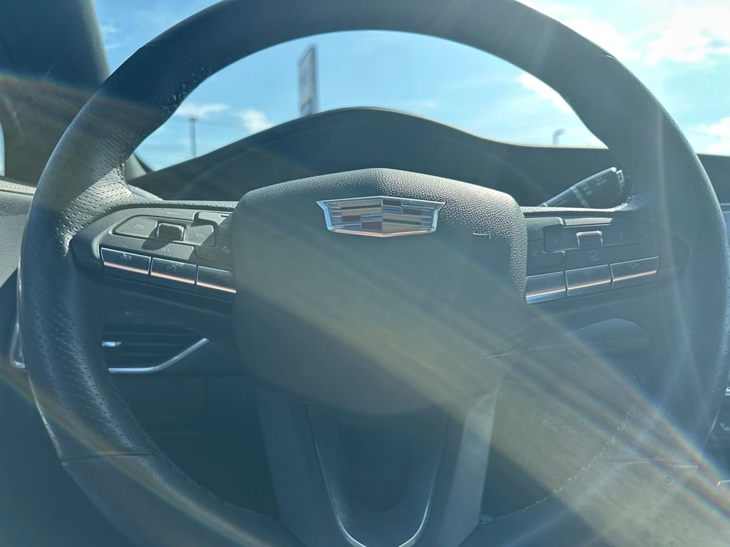 Used 2023 Cadillac XT4 Sport image 30