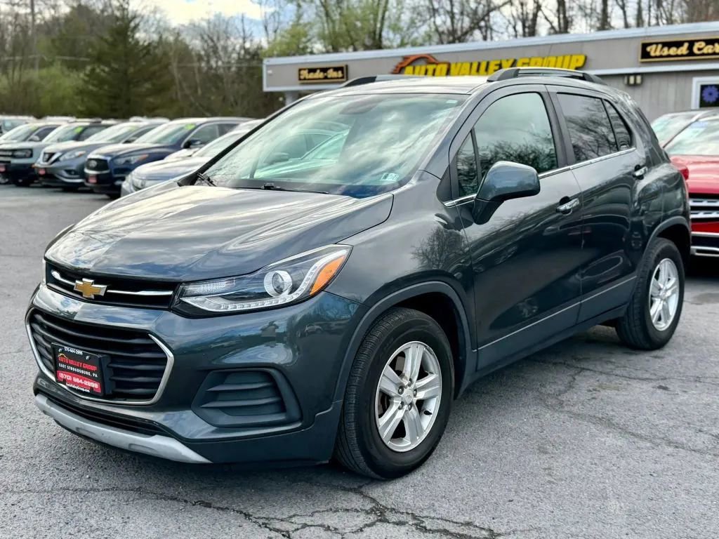 Used 2018 Chevrolet Trax LT w/ LT Convenience Package image 4
