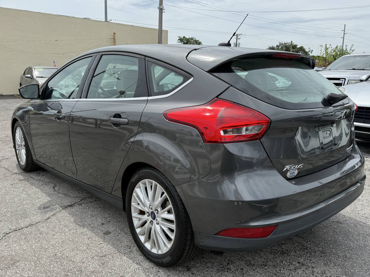 Used 2015 Ford Focus Titanium FWD image 5