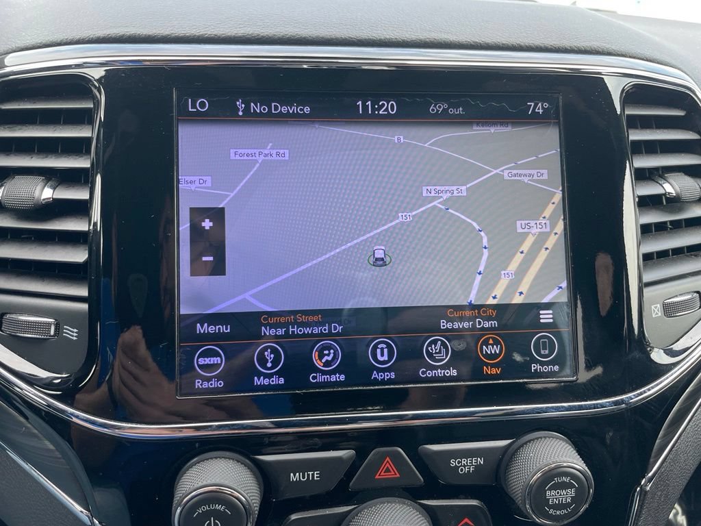 Used 2019 Jeep Grand Cherokee Limited w/ Trailer Tow Group IV AWD/4WD image 16