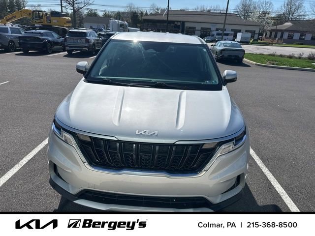 Used 2022 Kia Carnival LX image 2