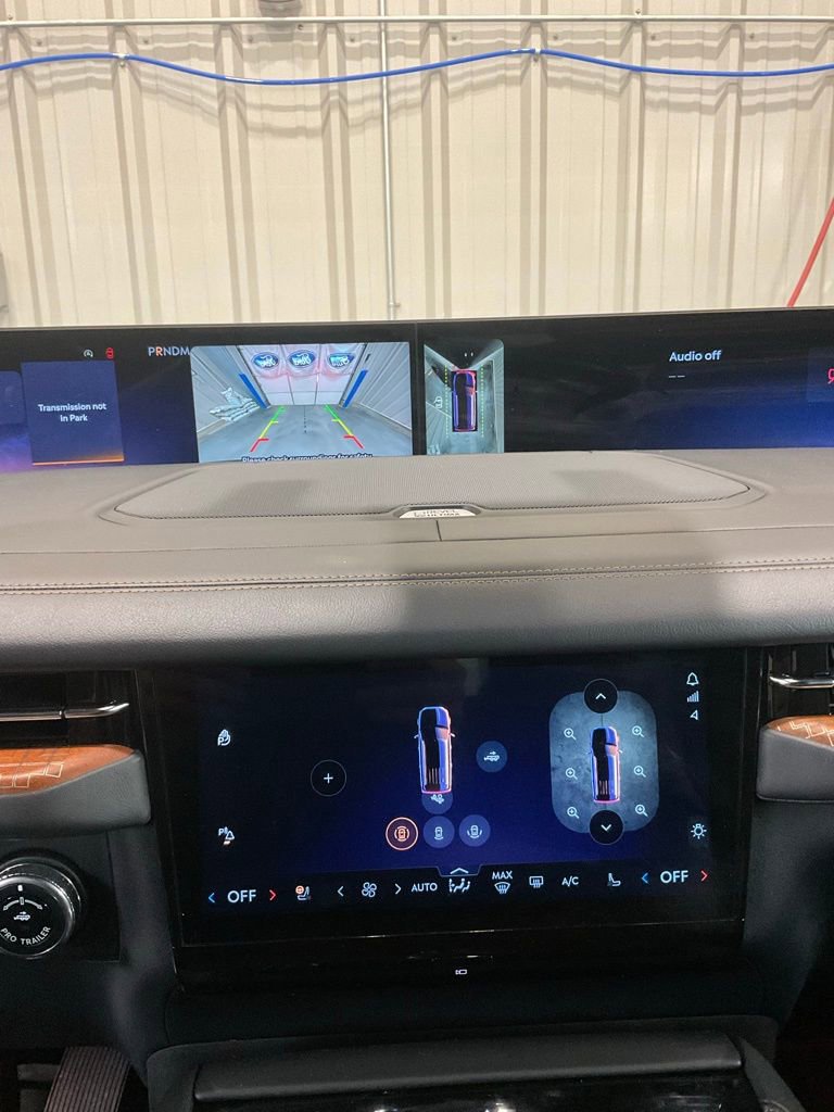 Used 2025 Lincoln Navigator Black Label image 22