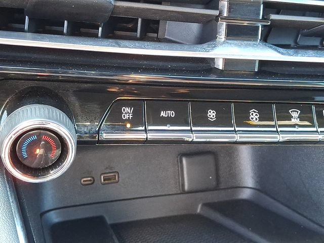 Used 2024 Chevrolet Traverse LT FWD image 20