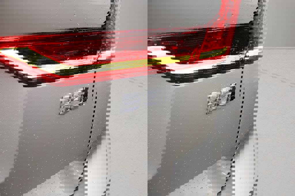 New 2026 Volvo XC60 B5 Core w/ Protection Package Premier image 32