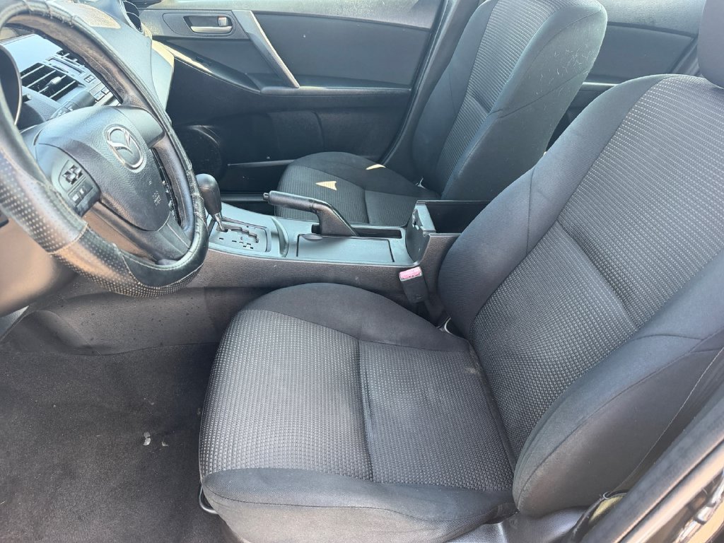 Used 2013 MAZDA MAZDA3 i SV FWD image 10