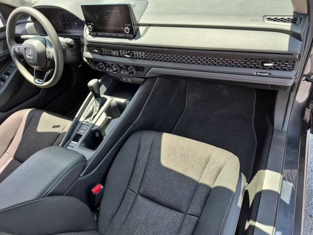 Used 2025 Honda Accord SE image 31