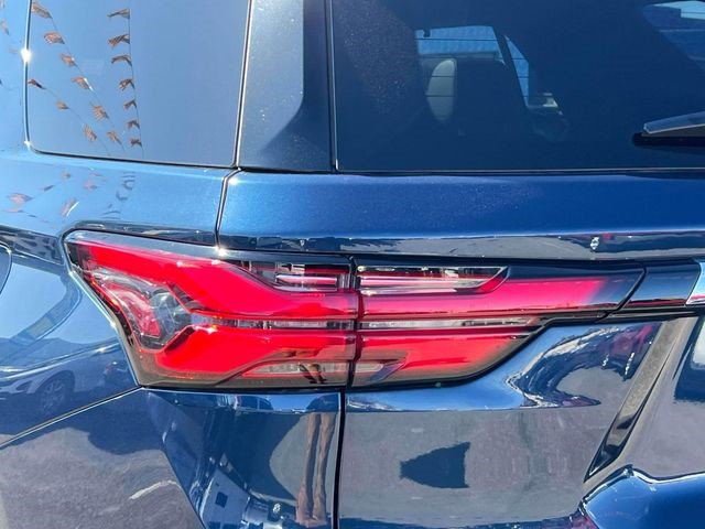 Certified 2023 Chevrolet Traverse LT w/ LT Premium Package AWD/4WD image 6