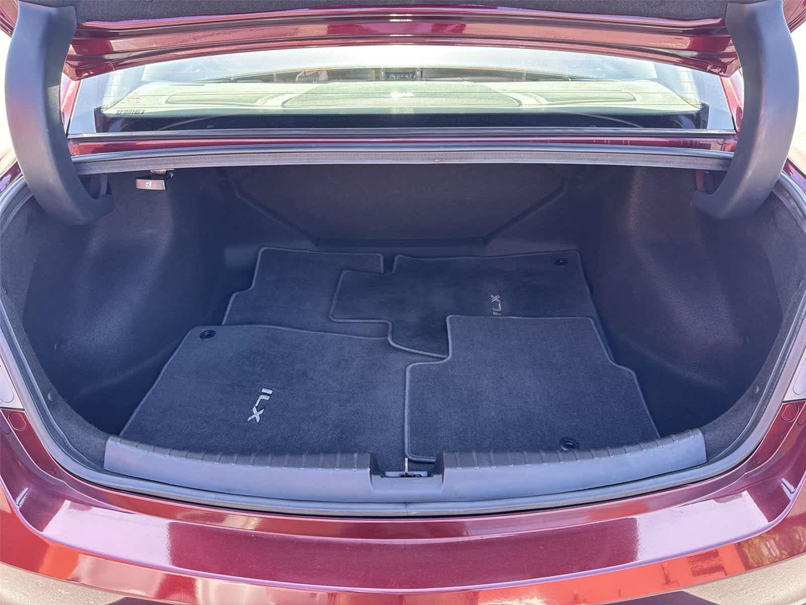 Used 2015 Acura ILX w/ Technology Package FWD image 21
