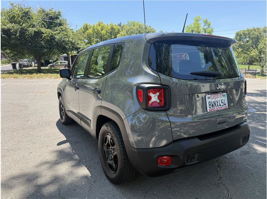 Used 2021 Jeep Renegade Sport FWD image 7