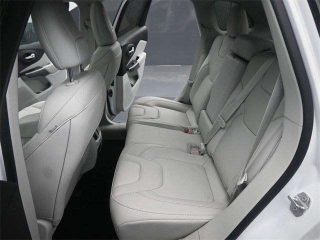 Used 2022 Jeep Cherokee Latitude Lux w/ Sun & Sound Group image 11