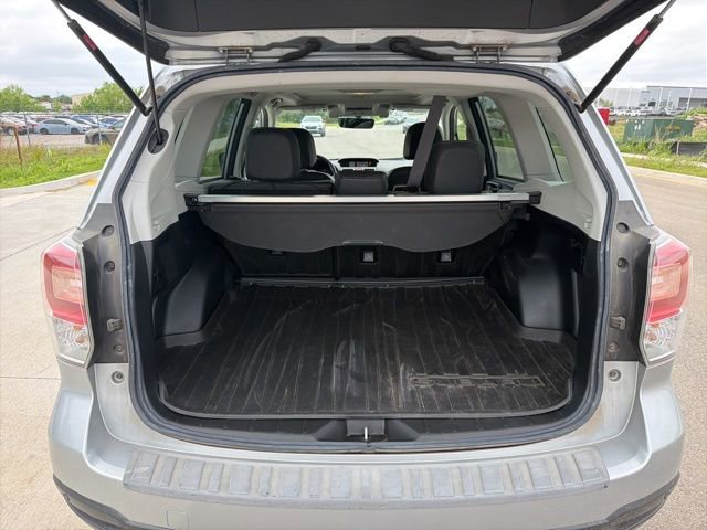 Used 2018 Subaru Forester 2.5i Touring AWD/4WD image 16