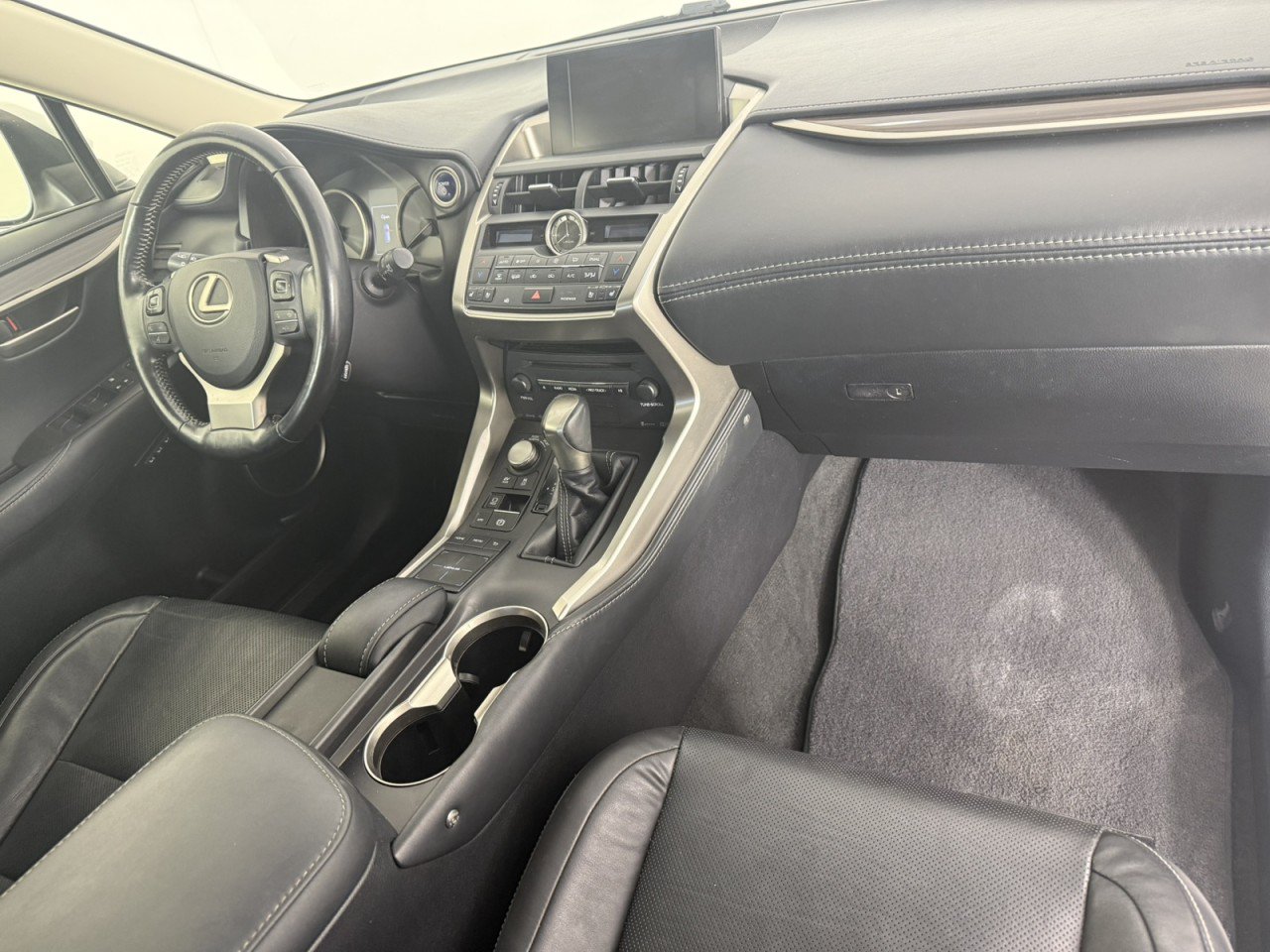 Used 2017 Lexus NX 300h AWD w/ Luxury Package image 11