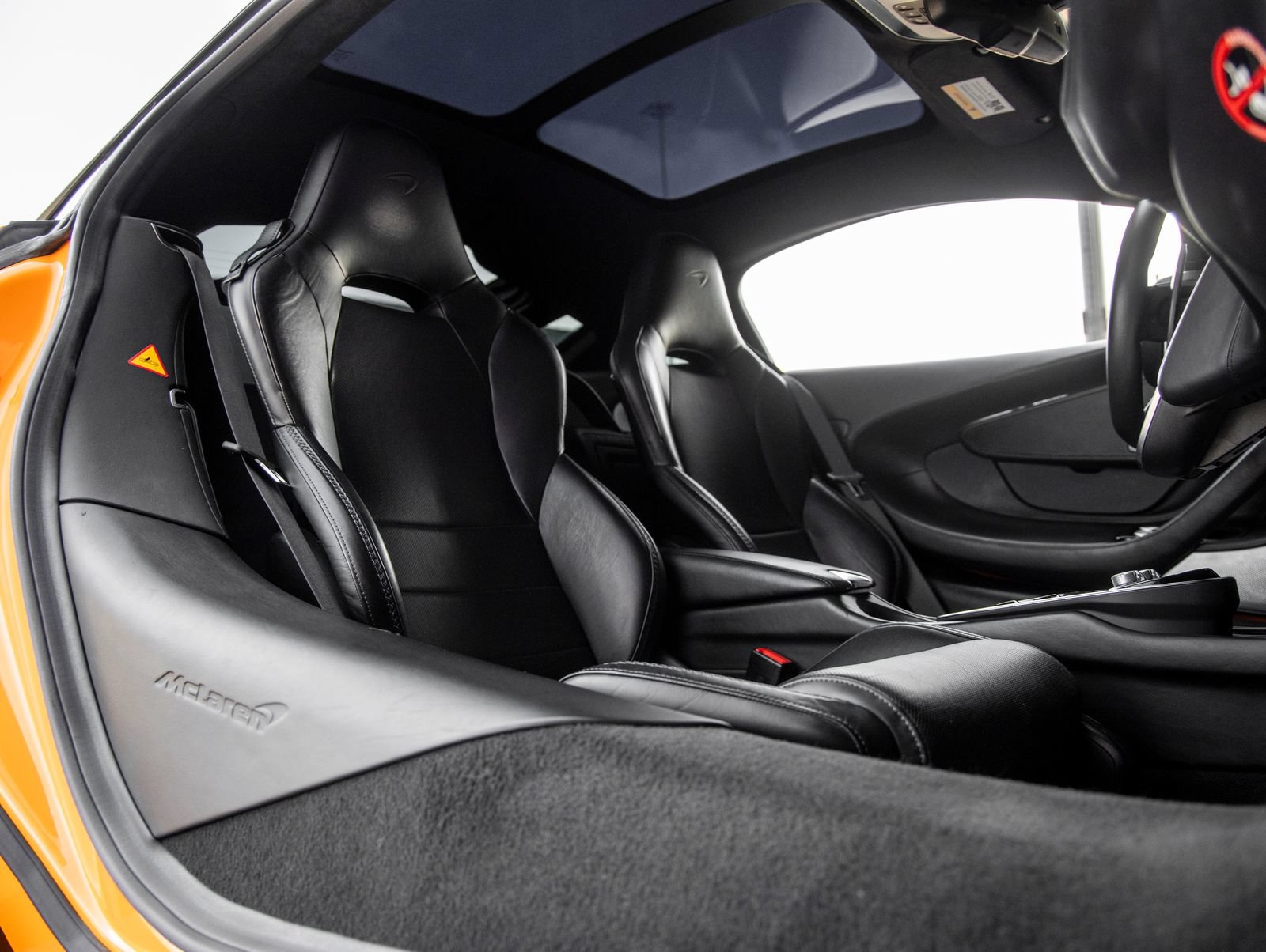 Used 2022 McLaren GT RWD image 38