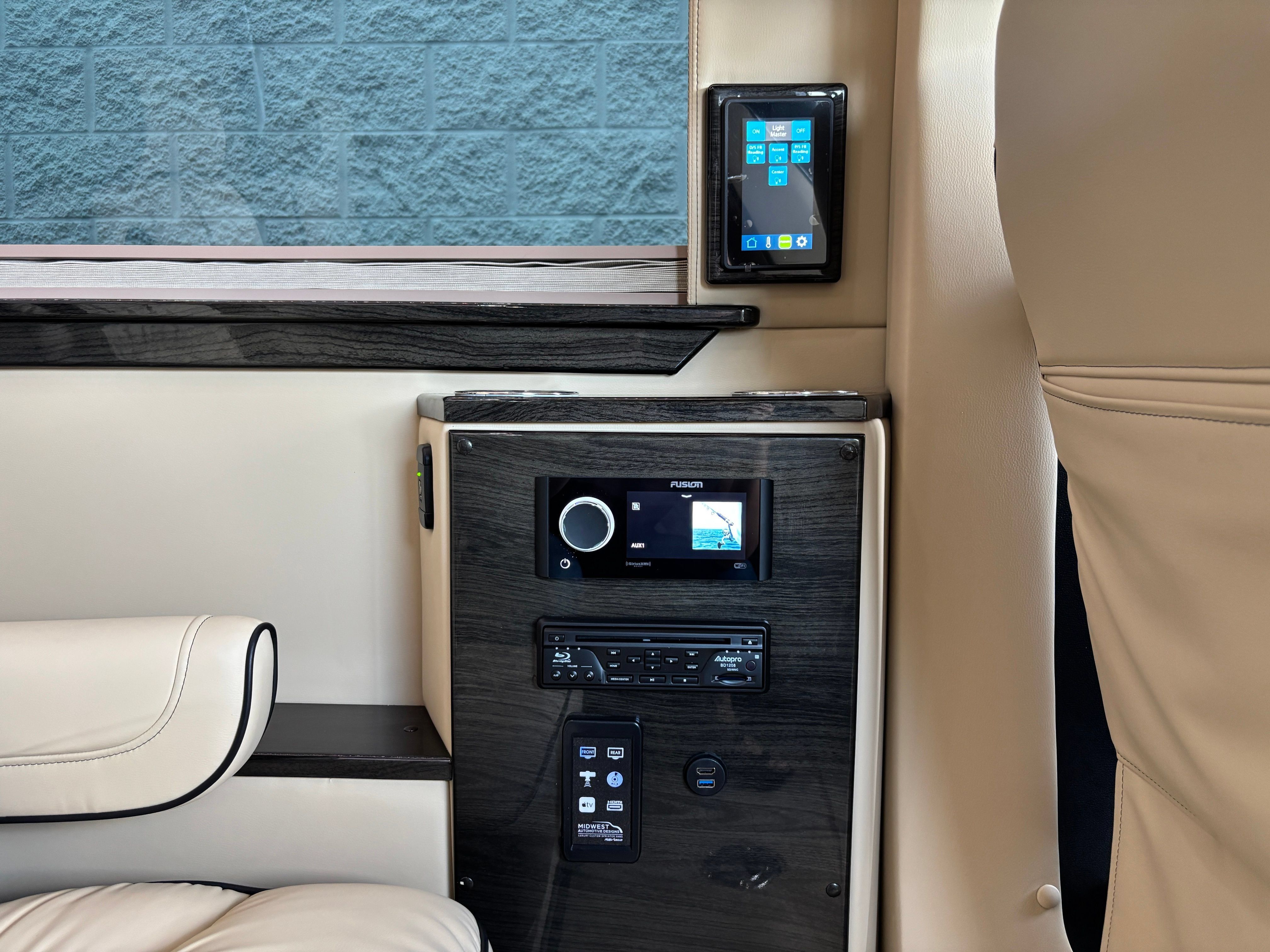 Used 2020 Mercedes-Benz Sprinter 2500 w/ Windows All Around Package image 55