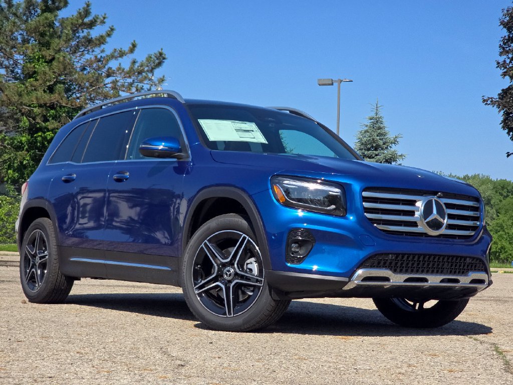 New 2026 Mercedes-Benz GLB 250 4MATIC image 2