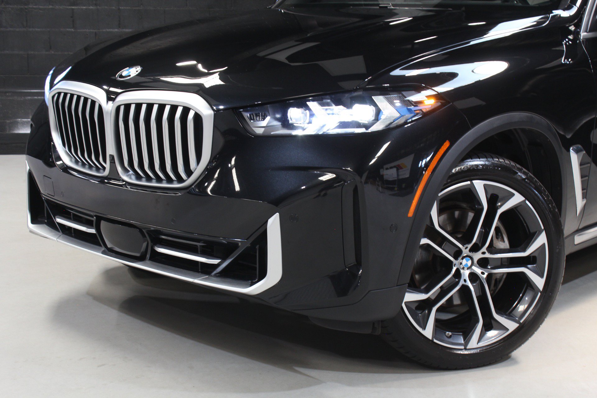 Used 2024 BMW X5 sDrive40i w/ Premium Package RWD image 5