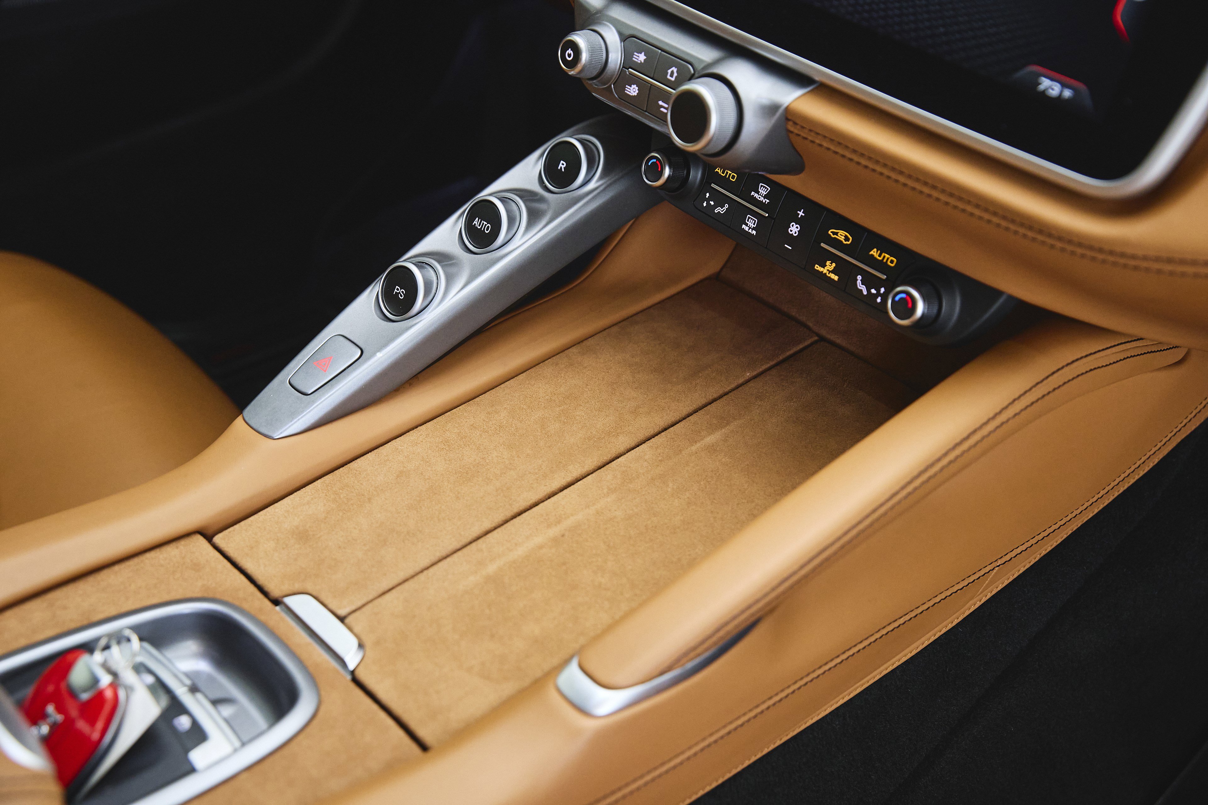 Used 2018 Ferrari GTC4Lusso image 33