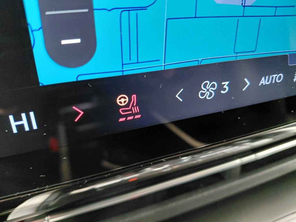 Used 2025 Lincoln Nautilus Premier image 4