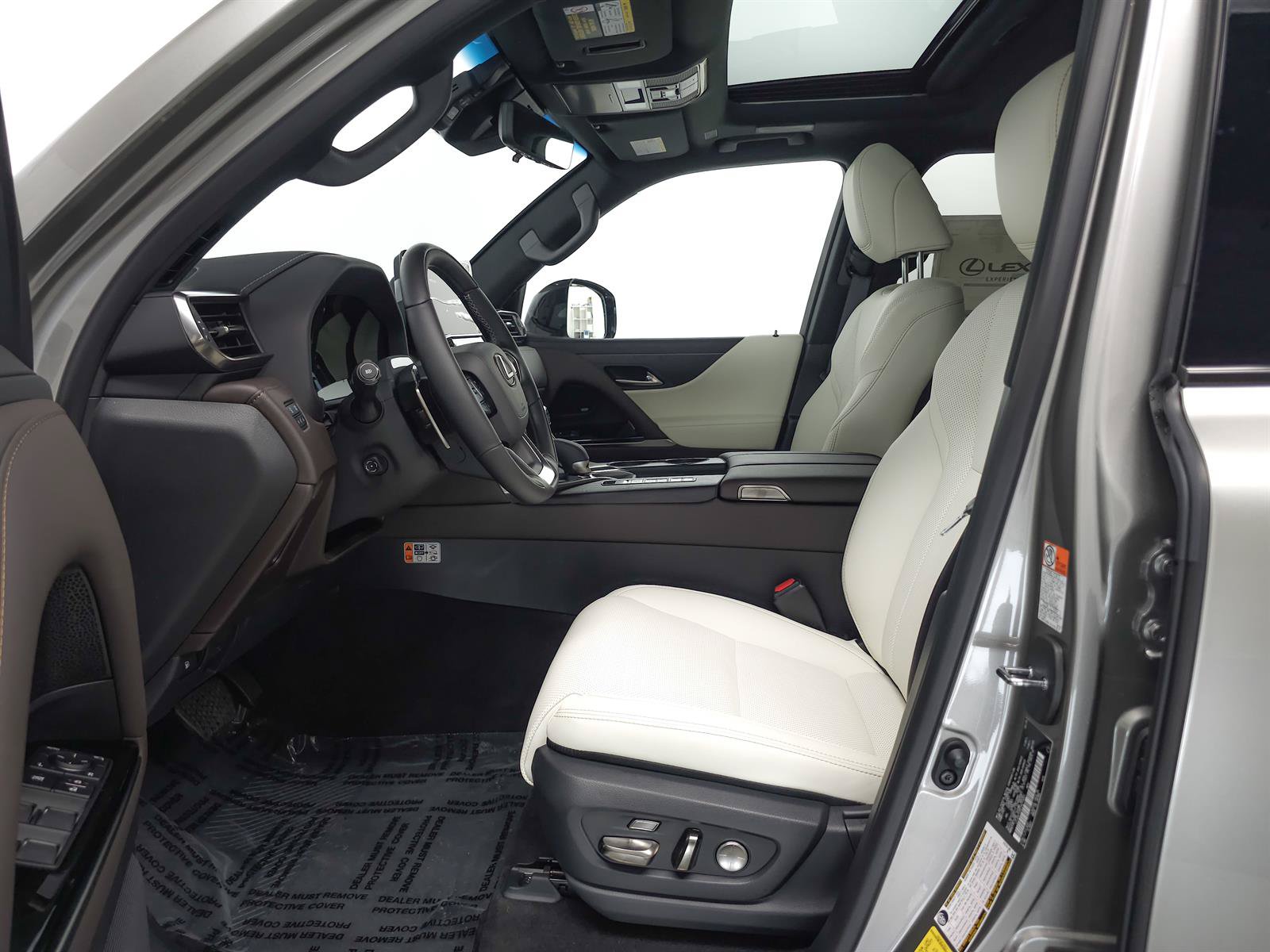 New 2026 Lexus LX 700h Luxury w/ Appearance Package AWD/4WD image 4