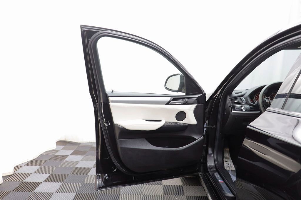 Used 2018 BMW X4 xDrive28i image 4
