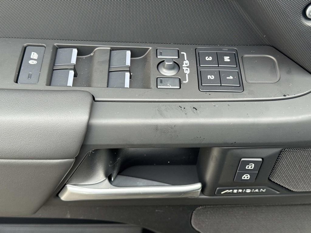 New 2026 Land Rover Defender 110 S image 27