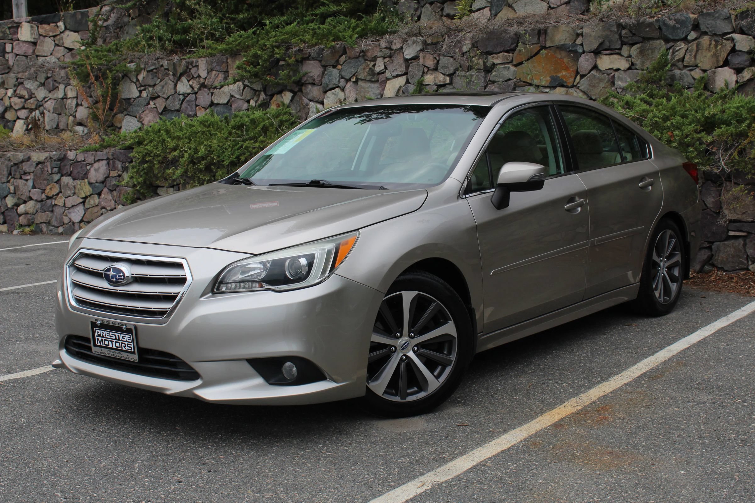 Used 2016 Subaru Legacy 3.6R Limited AWD/4WD image 2