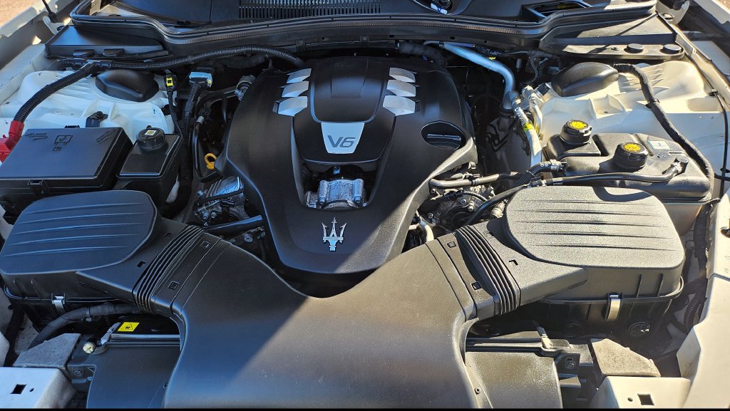 Used 2016 Maserati Ghibli RWD image 39