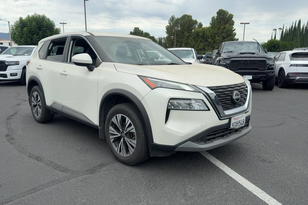 Used 2023 Nissan Rogue SV FWD image 3