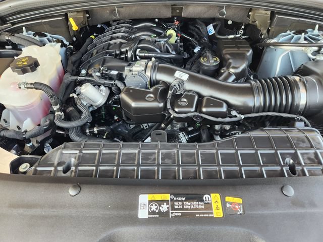 Used 2025 Jeep Grand Cherokee Altitude AWD/4WD image 32