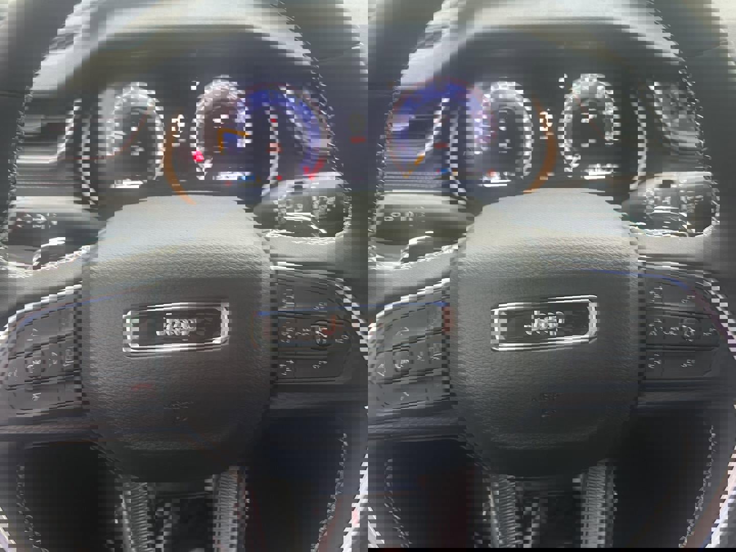 New 2025 Jeep Grand Cherokee L Altitude image 14