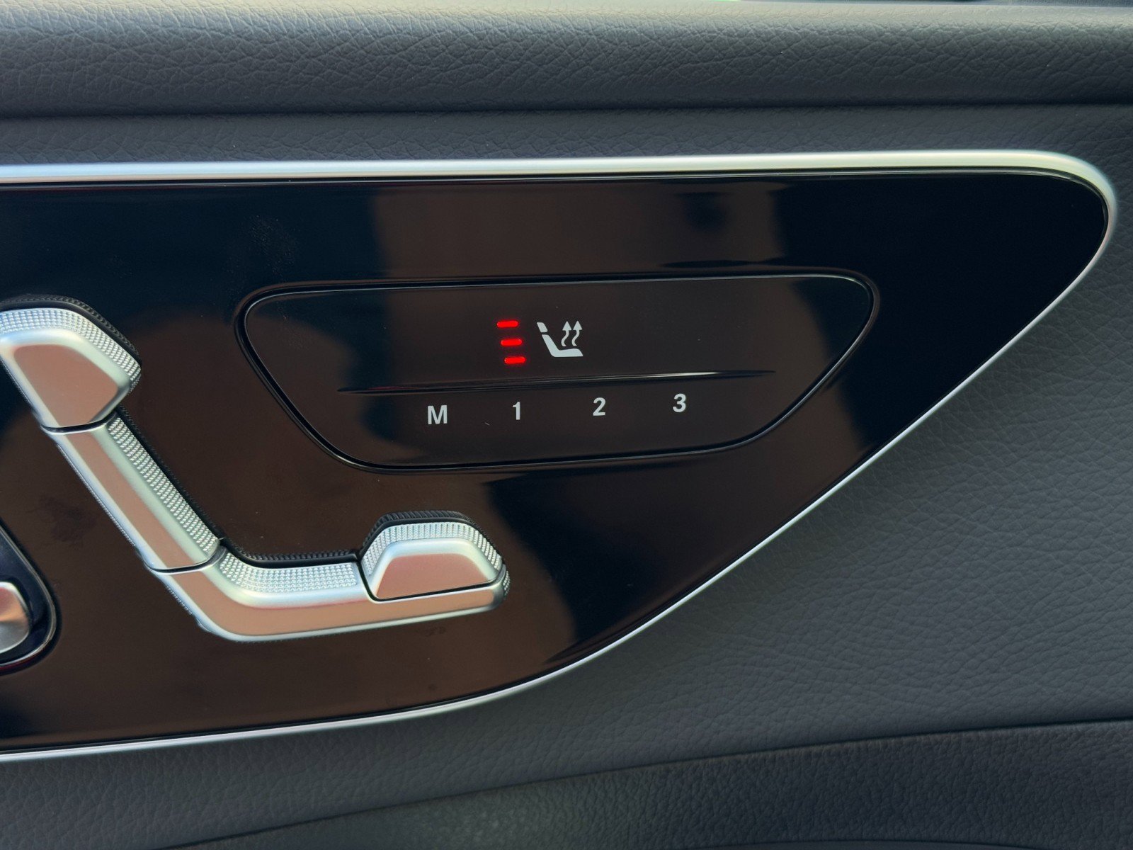 Used 2022 Mercedes-Benz C 300 Sedan image 17