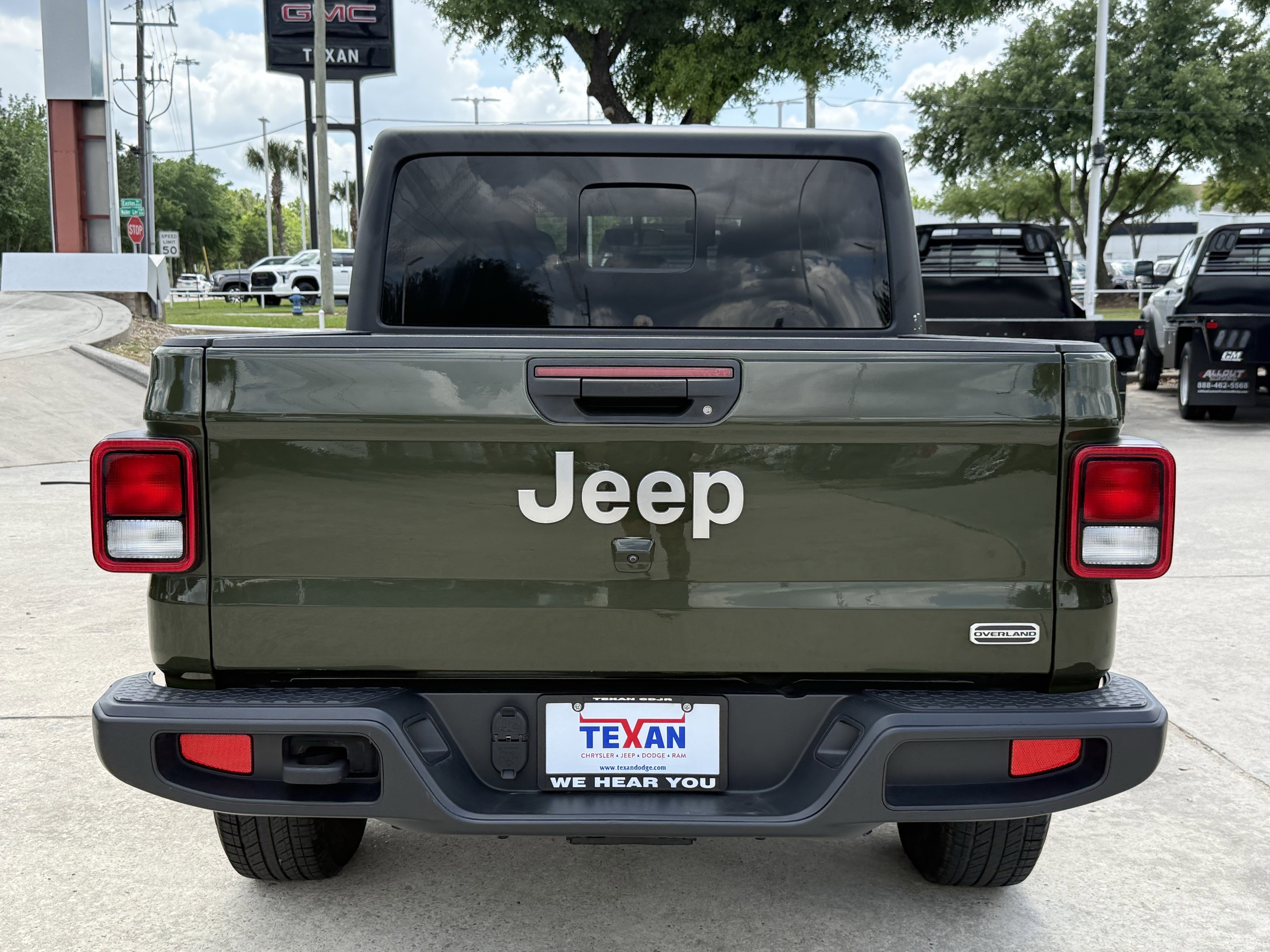 Used 2023 Jeep Gladiator Overland image 6