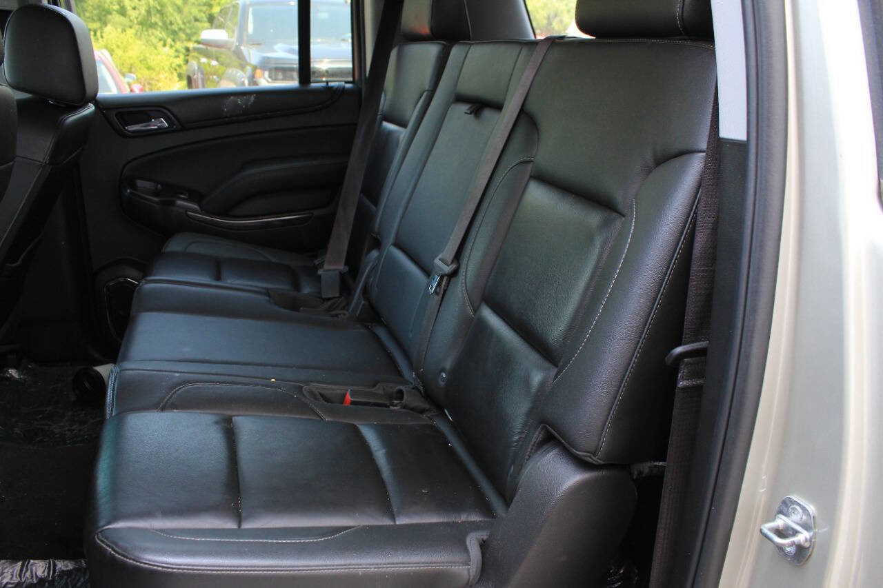 Used 2017 Chevrolet Suburban LT image 13