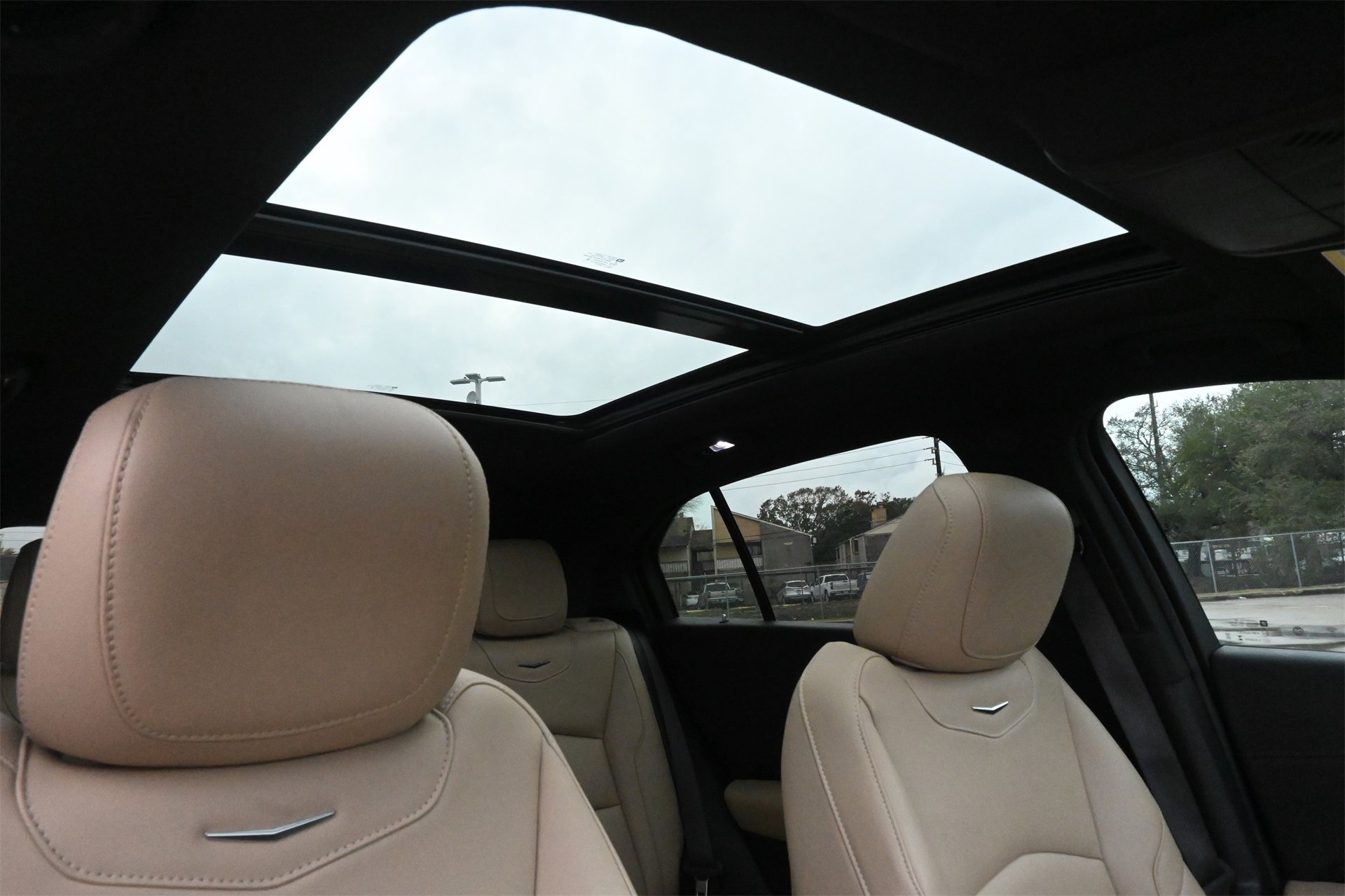 Certified 2024 Cadillac XT4 Luxury w/ Cold Weather Package image 26