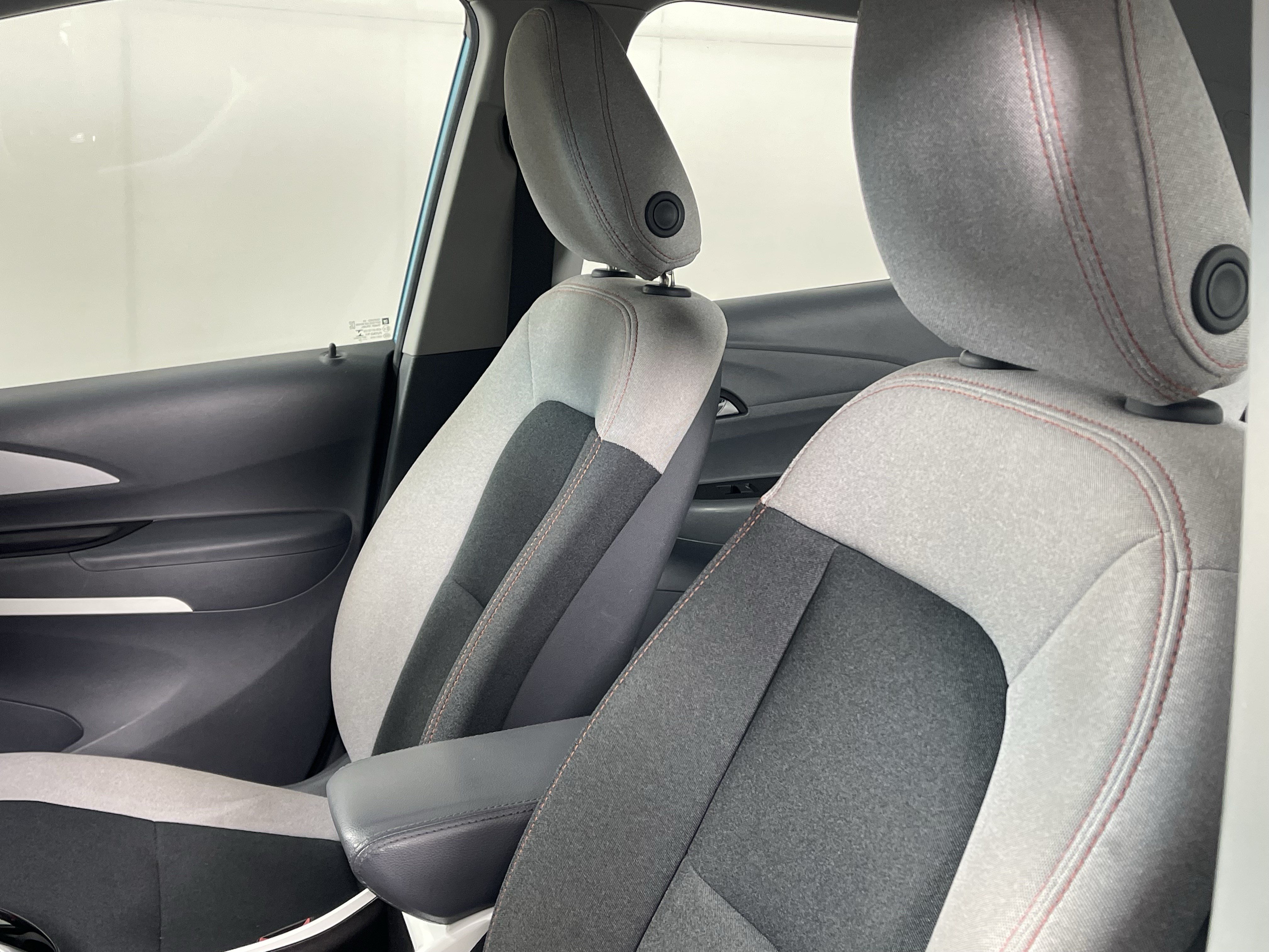 Used 2020 Chevrolet Bolt LT FWD image 19
