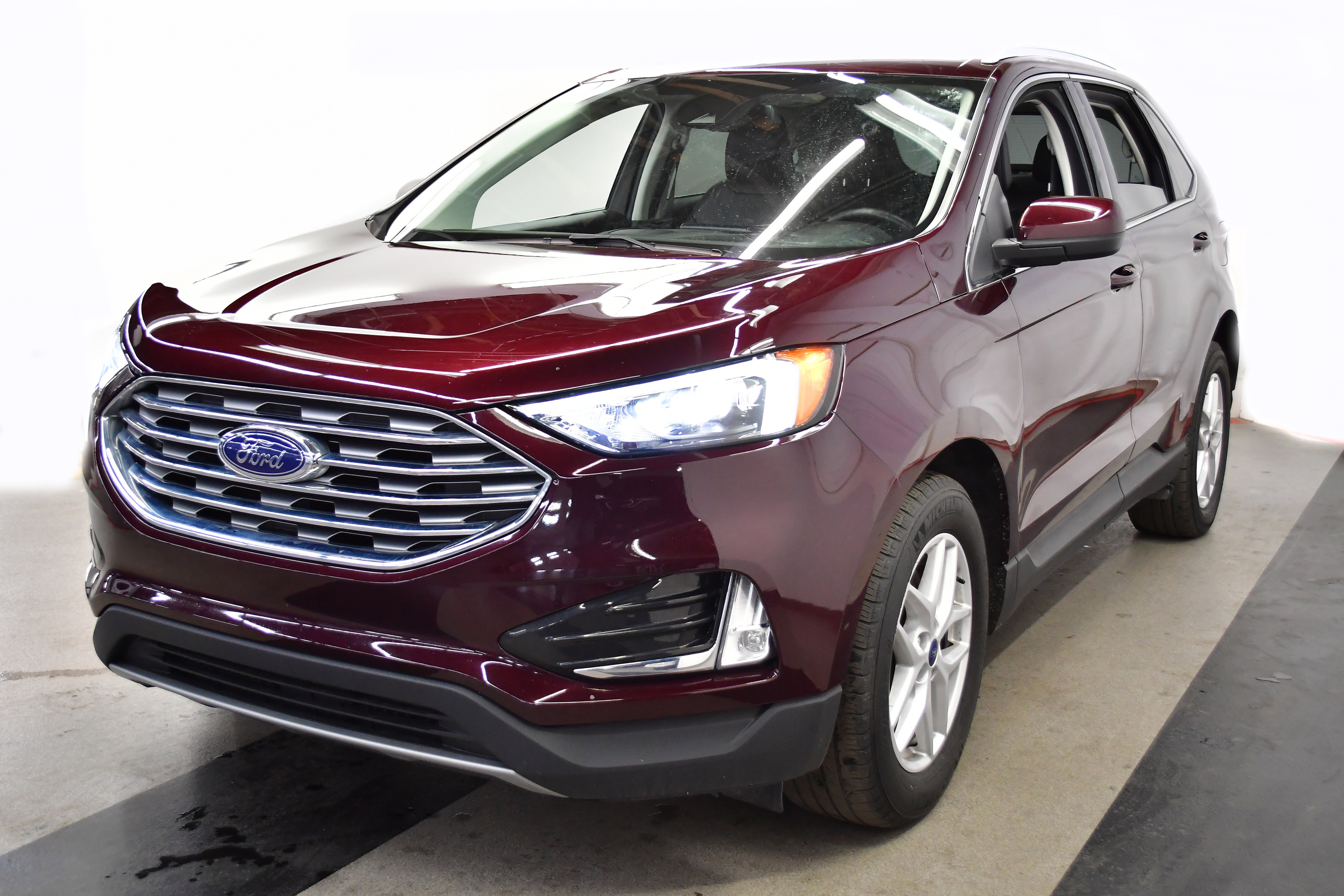 Used 2022 Ford Edge SEL w/ Convenience Package image 4