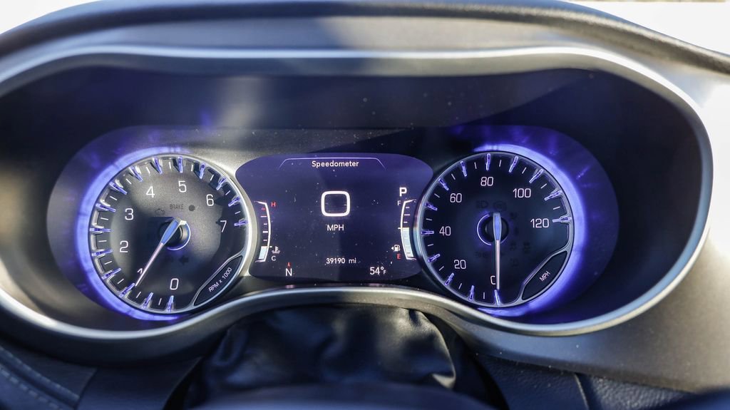 Certified 2023 Chrysler Pacifica Touring-L image 27