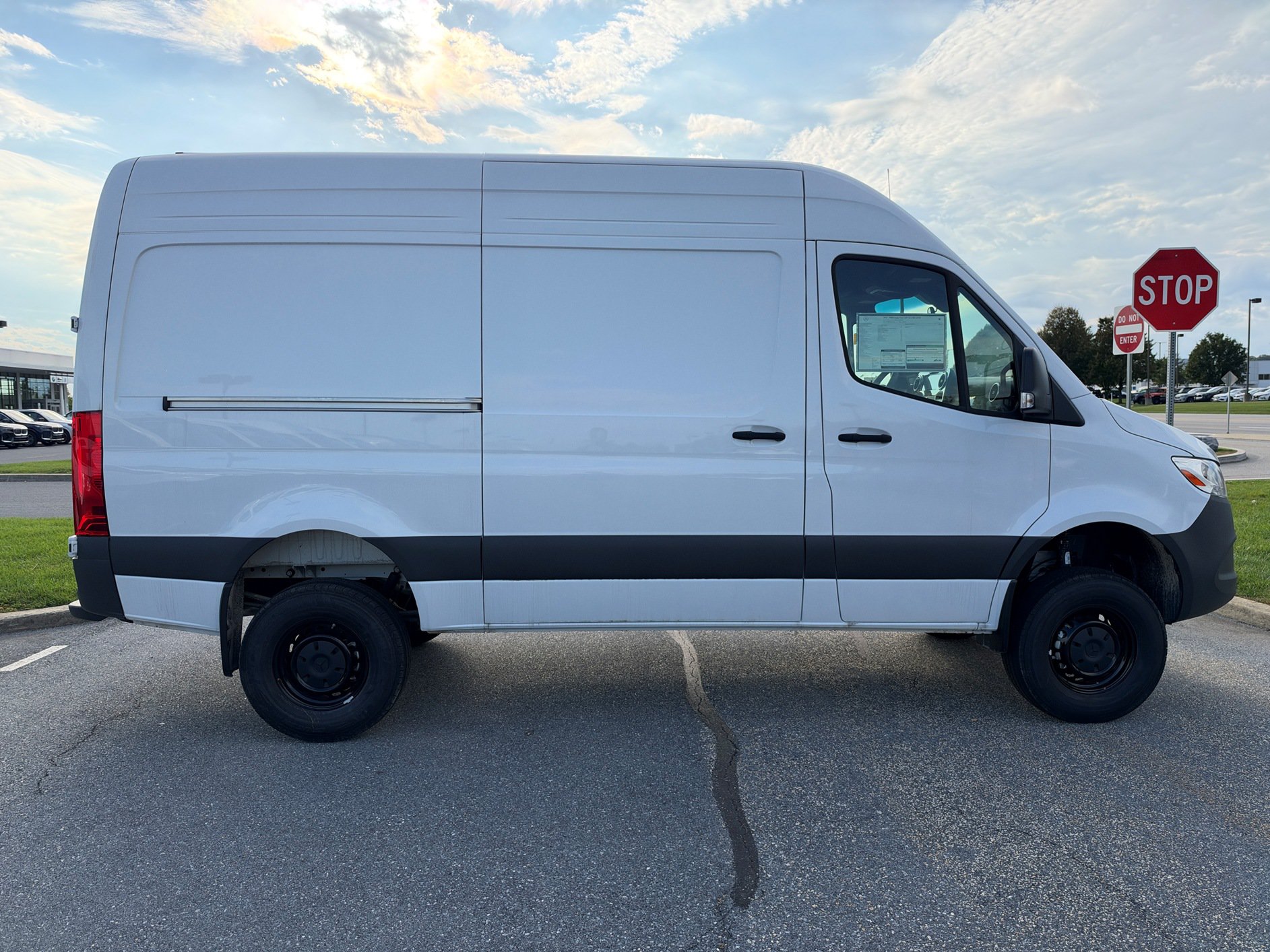 Used 2025 Mercedes-Benz Sprinter 2500 image 3