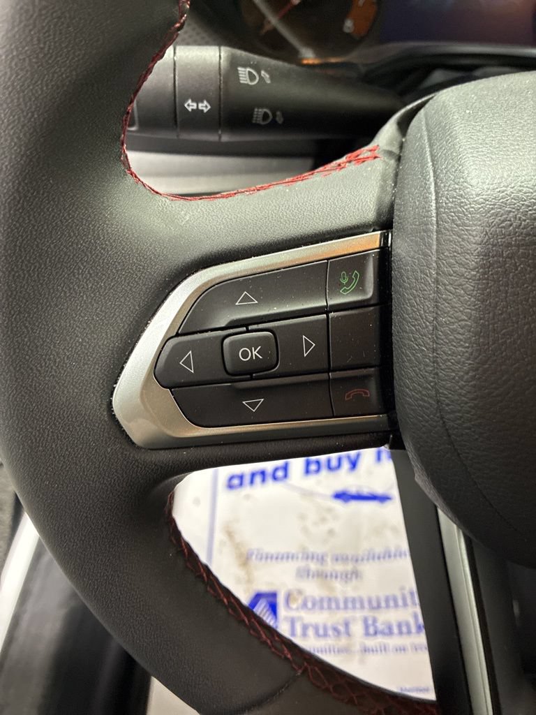 Used 2025 Jeep Compass Trailhawk AWD/4WD image 13