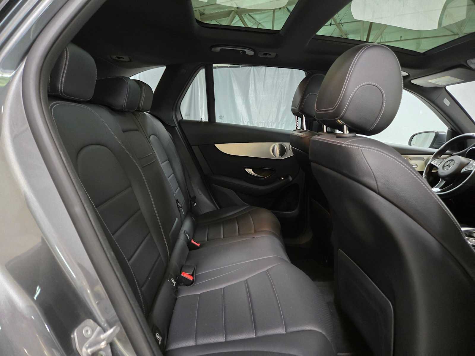 Used 2019 Mercedes-Benz GLC 350e 4MATIC image 12