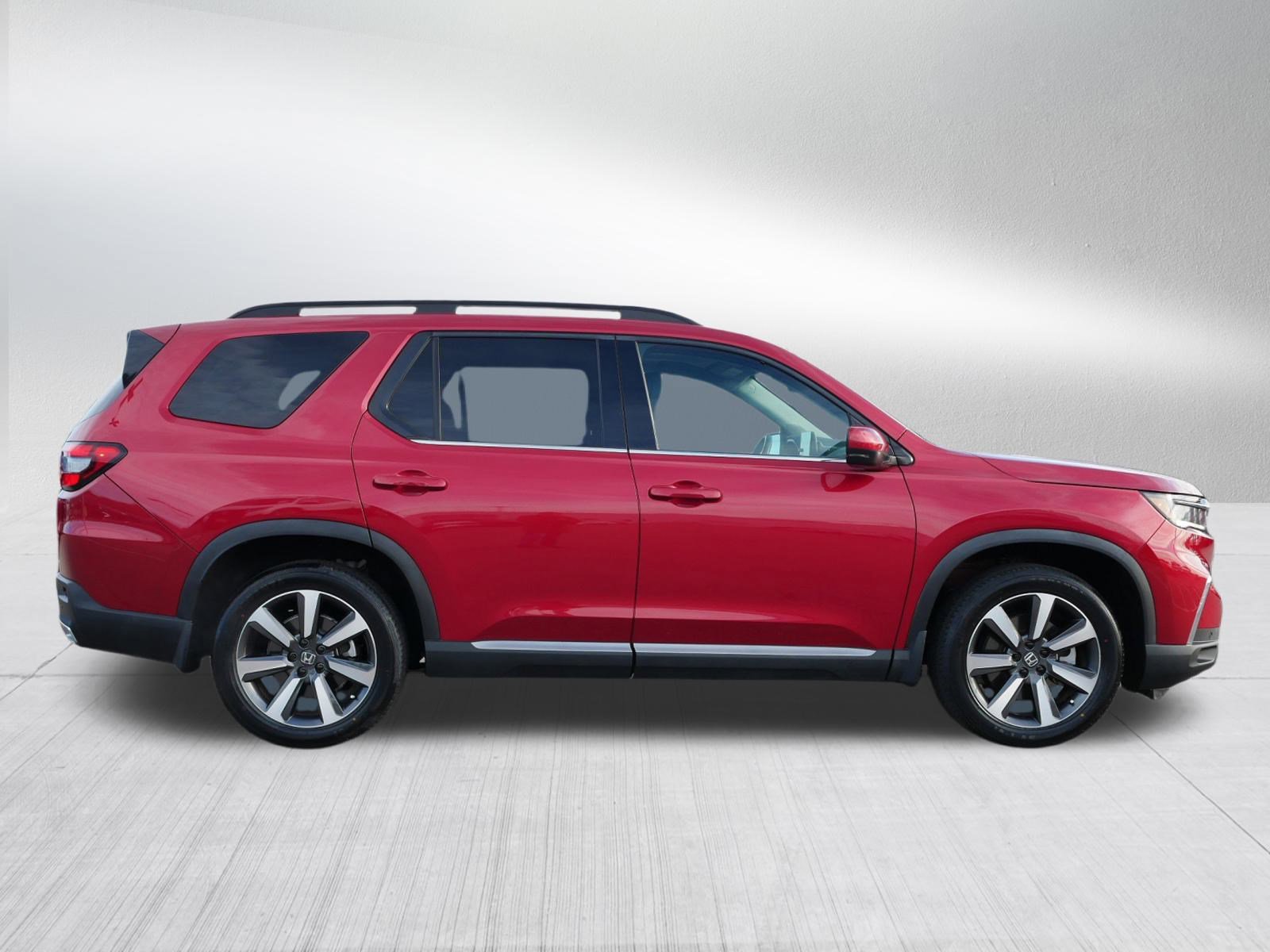 Used 2023 Honda Pilot Touring image 8