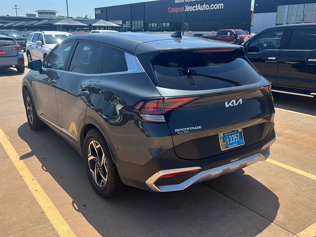 Used 2023 Kia Sportage LX FWD image 7