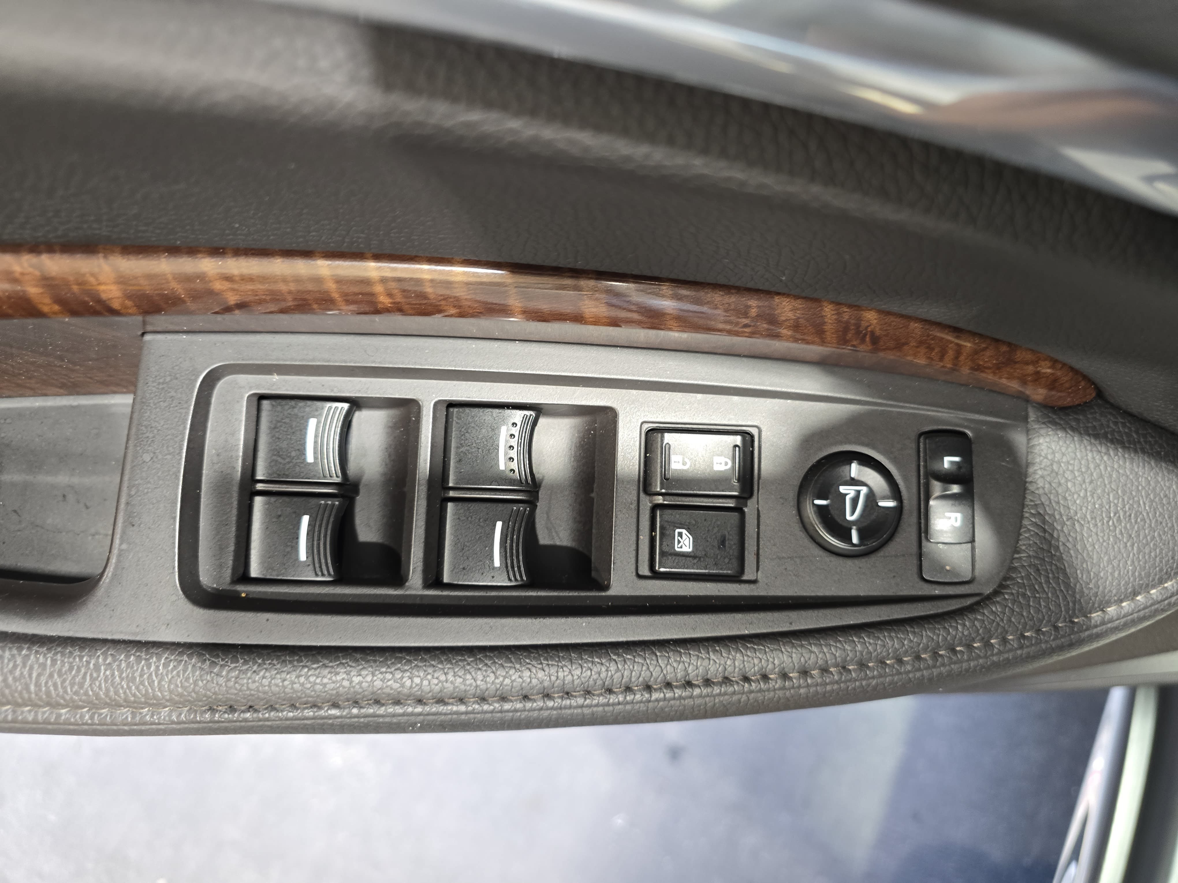 Used 2020 Acura MDX FWD image 53