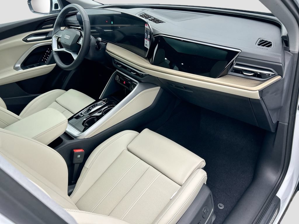 Certified 2025 Audi Q5 Premium w/ Premium Plus AWD/4WD image 17