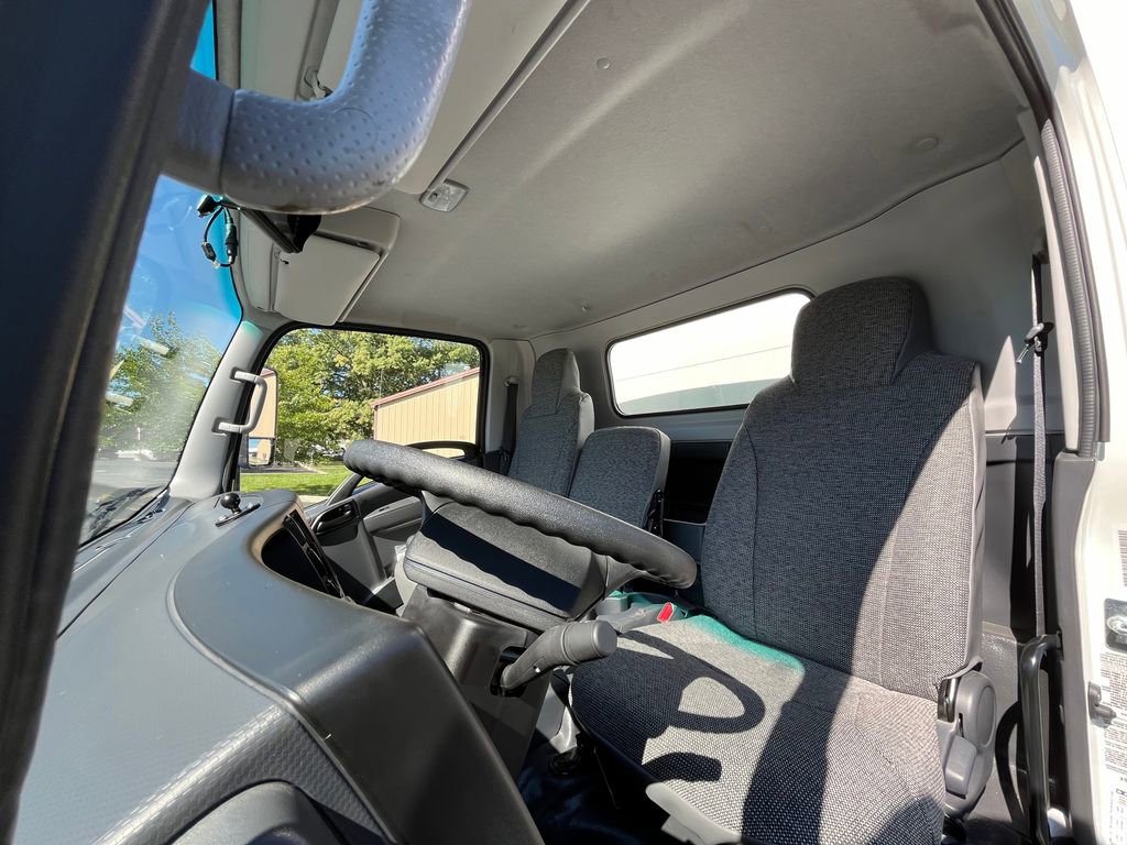 Used 2024 Isuzu NPR image 18