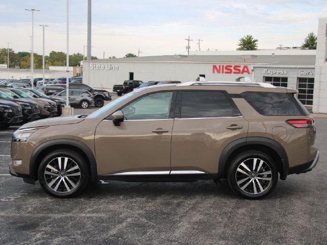 Certified 2025 Nissan Pathfinder Platinum AWD/4WD image 2