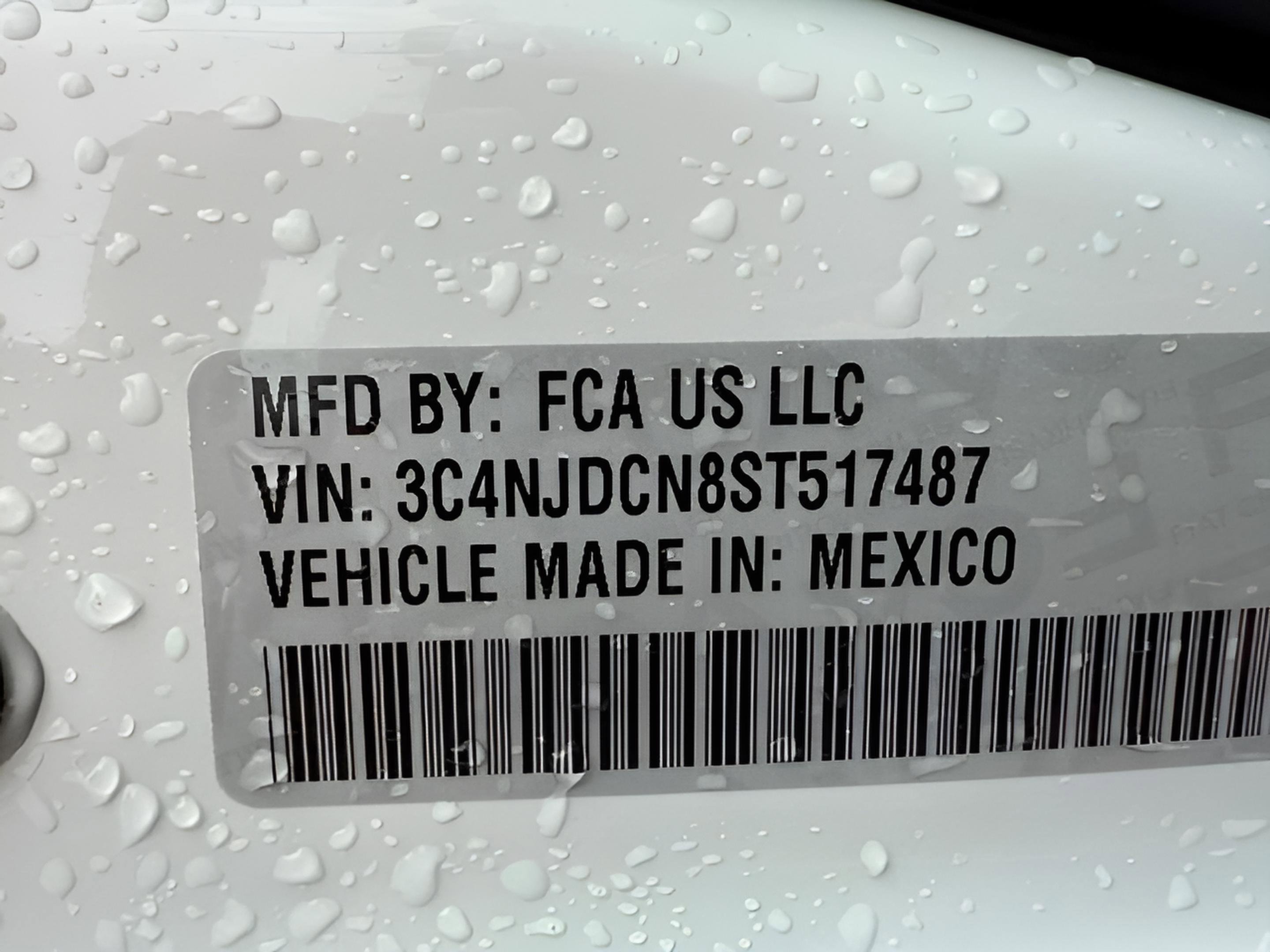 Used 2025 Jeep Compass Limited image 31