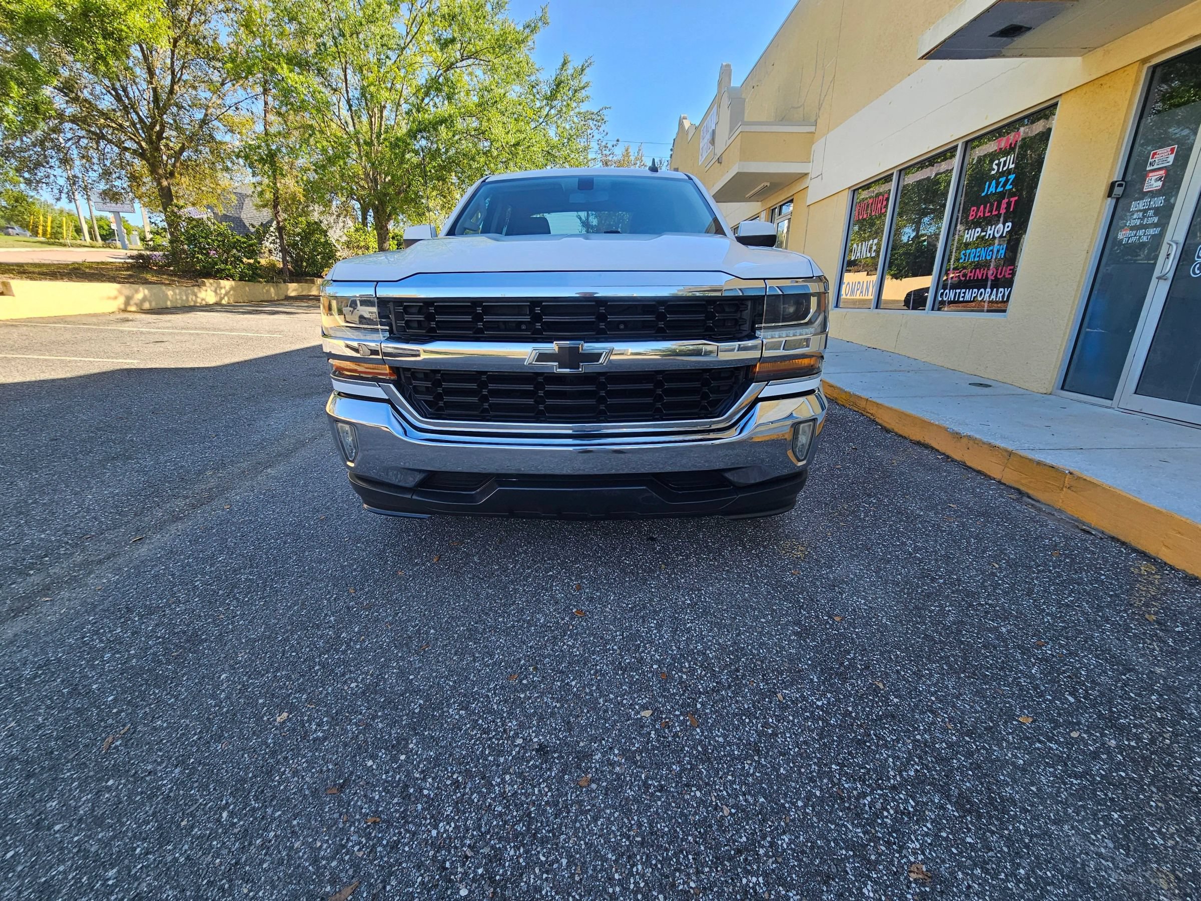 Used 2018 Chevrolet Silverado 1500 LT w/ LT Eassist Package RWD image 14